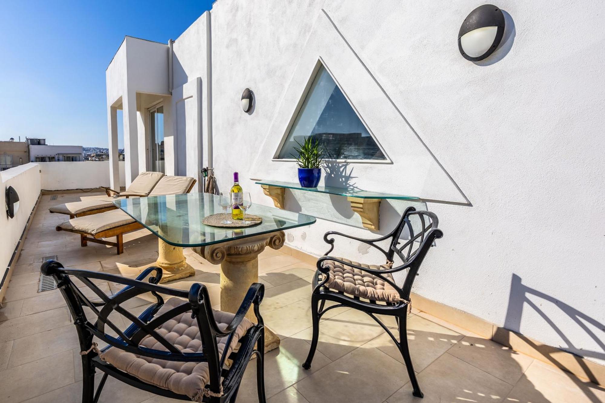 Appartement Stunning - Seaview Penthouse 3-bed + Parking Sliema